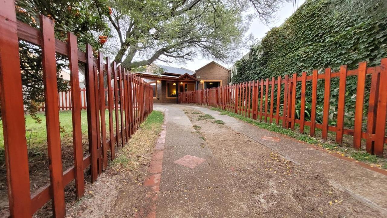 El Patio Del Aromo Apartman Puerto Madryn Kültér fotó