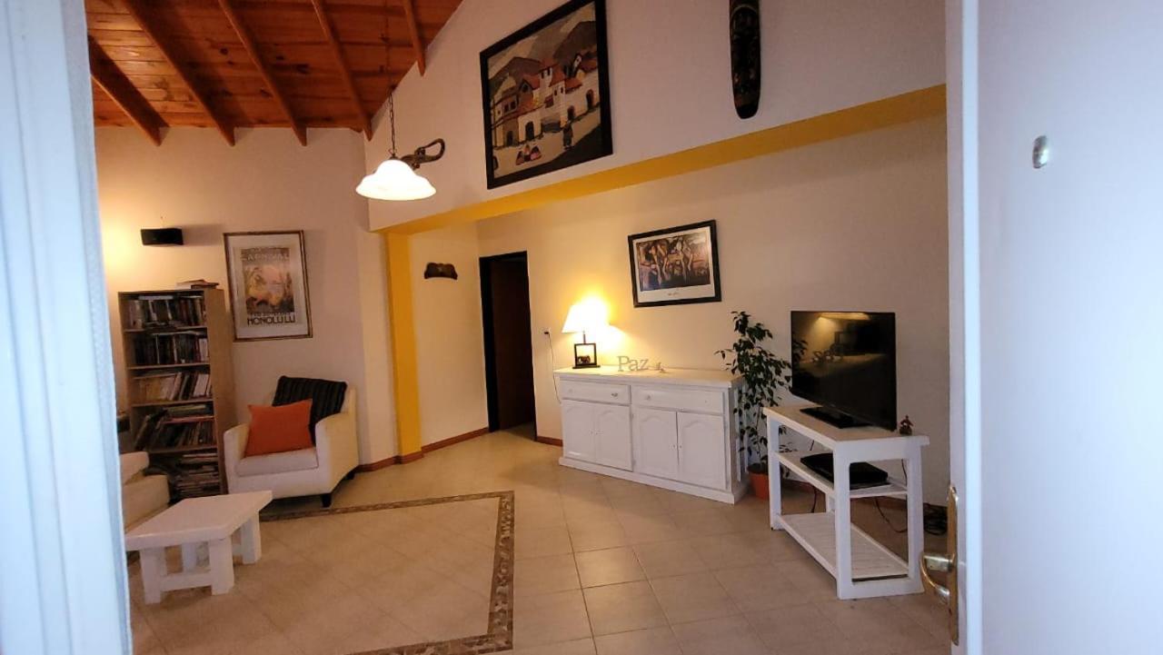 El Patio Del Aromo Apartman Puerto Madryn Kültér fotó