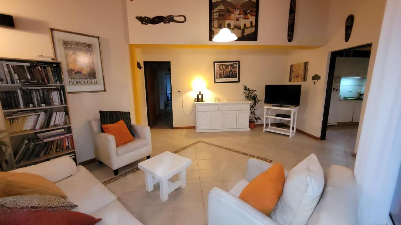 El Patio Del Aromo Apartman Puerto Madryn Kültér fotó